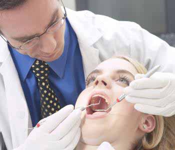 dentist explains the benefits of a mercury free practice